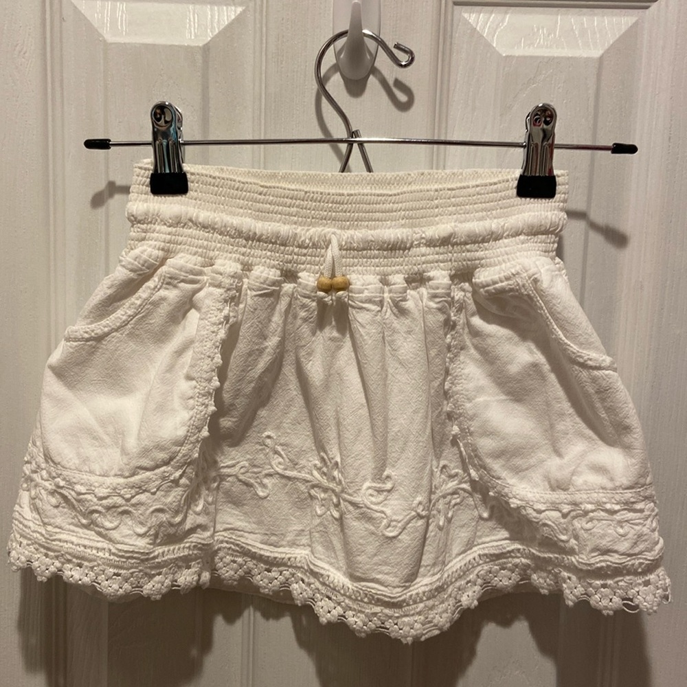 Peruvian Fabrics Crochet Detailed White Beach Skort